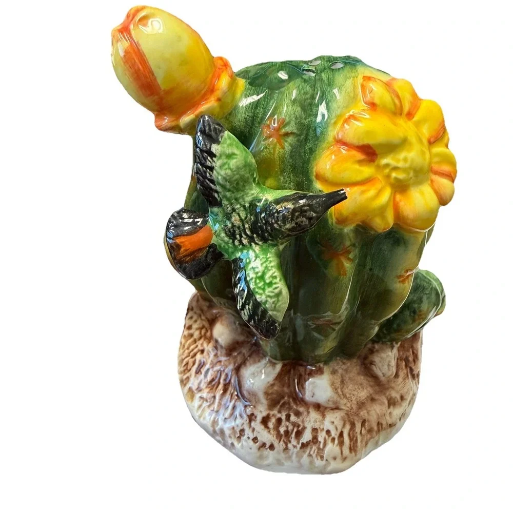 Vintage Cactus‎ Salt & Pepper Shakers Set Hummingbird Southwest Desert